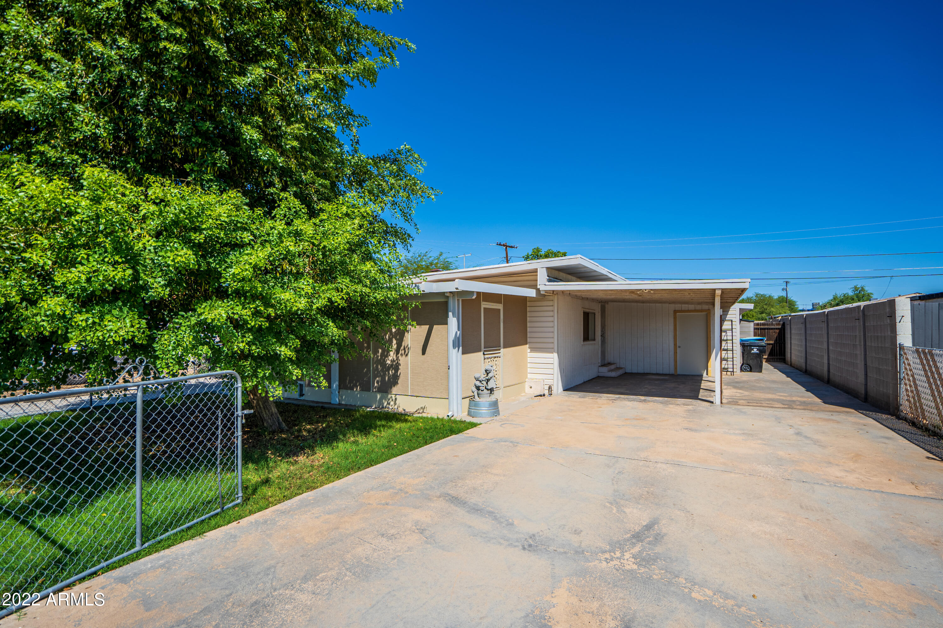 2704 East Phelps Road Phoenix, AZ 85032 - Photo 2 of 22 _DSC3393-HDR