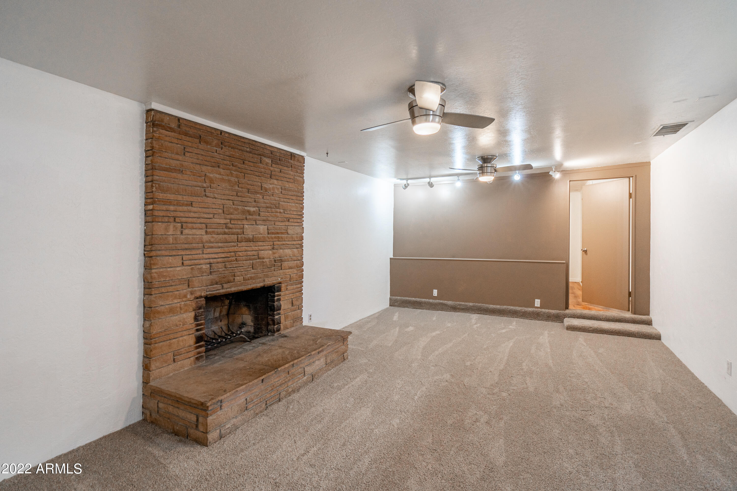 2704 East Phelps Road Phoenix, AZ 85032 - Photo 9 of 22 _DSC3414-HDR (1)