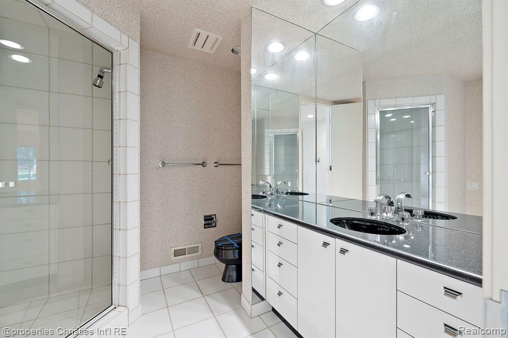 1895 Rathmor Road Bloomfield Hills, MI 48304 - Photo 54 of 58