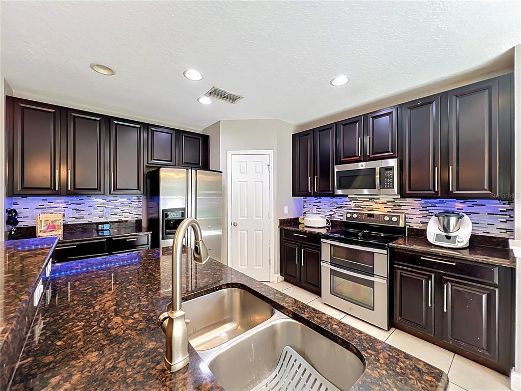10672 Cabbage Tree Loop Orlando, FL 32825 - Photo 24 of 86
