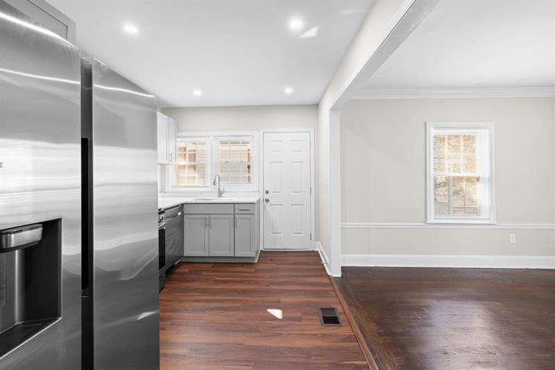 2506 Maple Street East Point, GA 30344 - Photo 9 of 31