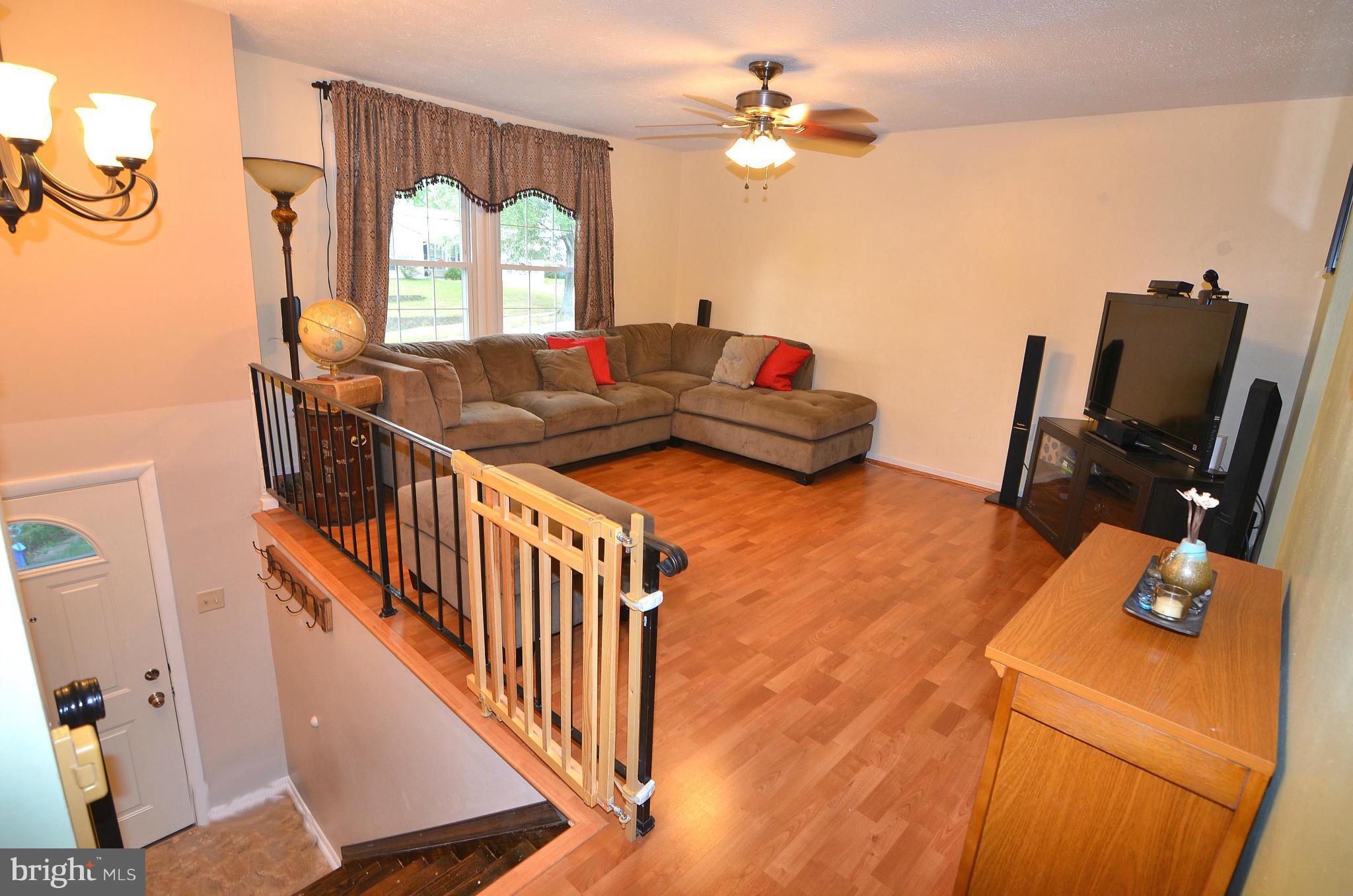 7918 Tower Court Road Severn, MD 21144 - Photo 8 of 30 Living Room