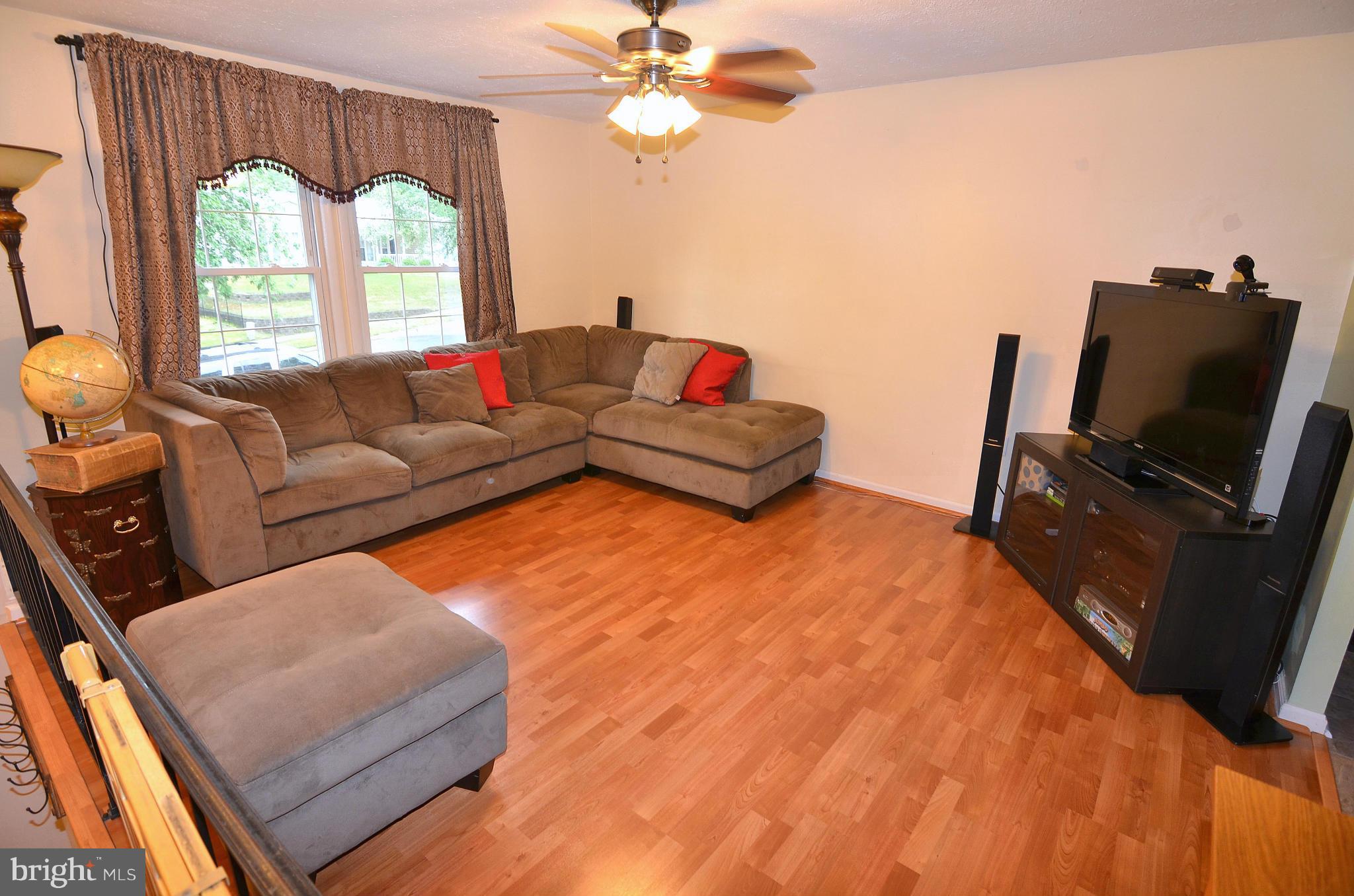 7918 Tower Court Road Severn, MD 21144 - Photo 10 of 30 Living Room