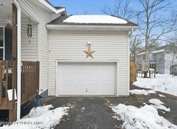 $315,000 | 199 Magic Mountain Road, Henryville, PA 18332