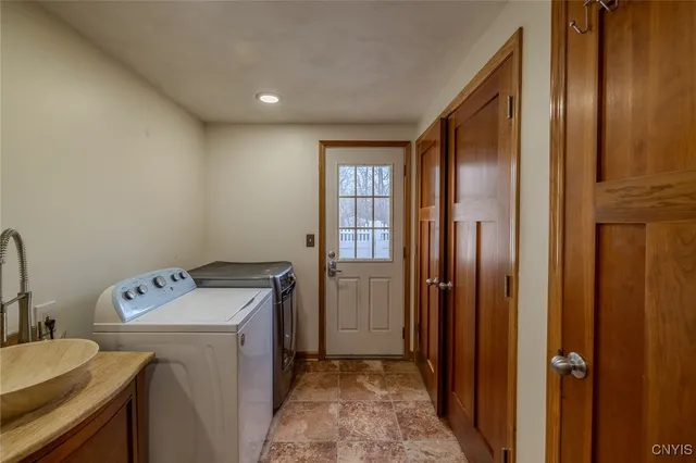 $449,000 | 232 Windcrest Drive, Camillus, NY 13031