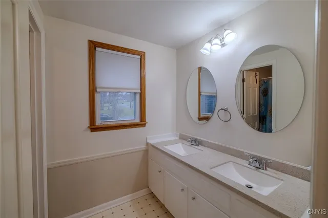 $449,000 | 232 Windcrest Drive, Camillus, NY 13031