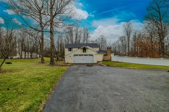 $449,000 | 232 Windcrest Drive, Camillus, NY 13031