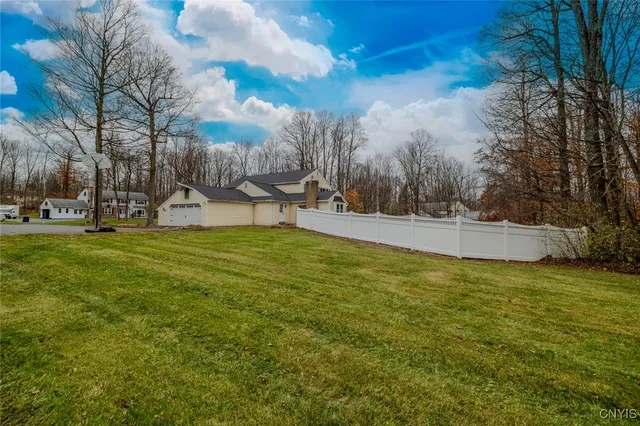 $449,000 | 232 Windcrest Drive, Camillus, NY 13031