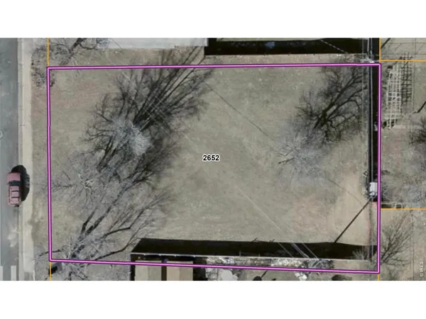 a view of outdoor space with city view