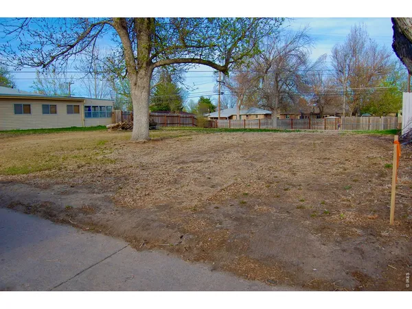 a view of outdoor space with city view