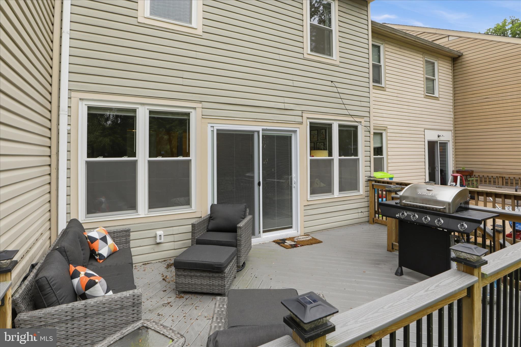 71 Kinsman View Circle Silver Spring, MD 20901 - Photo 27 of 42 a view of a house with sitting area