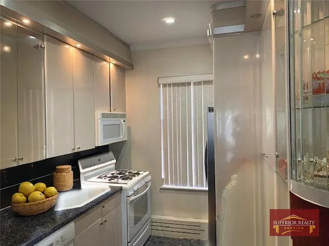 $1,800,000 | 34 Amherst Street | Manhattan Beach