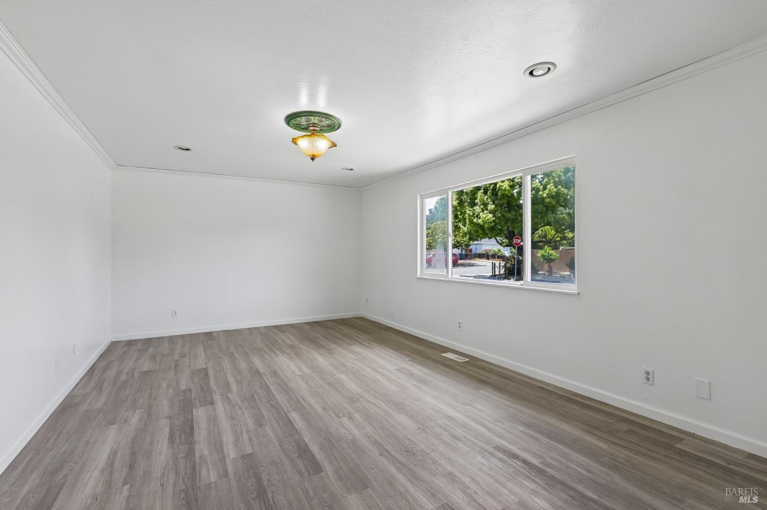 1662 Center Road Novato, CA 94947 - Photo 12 of 32