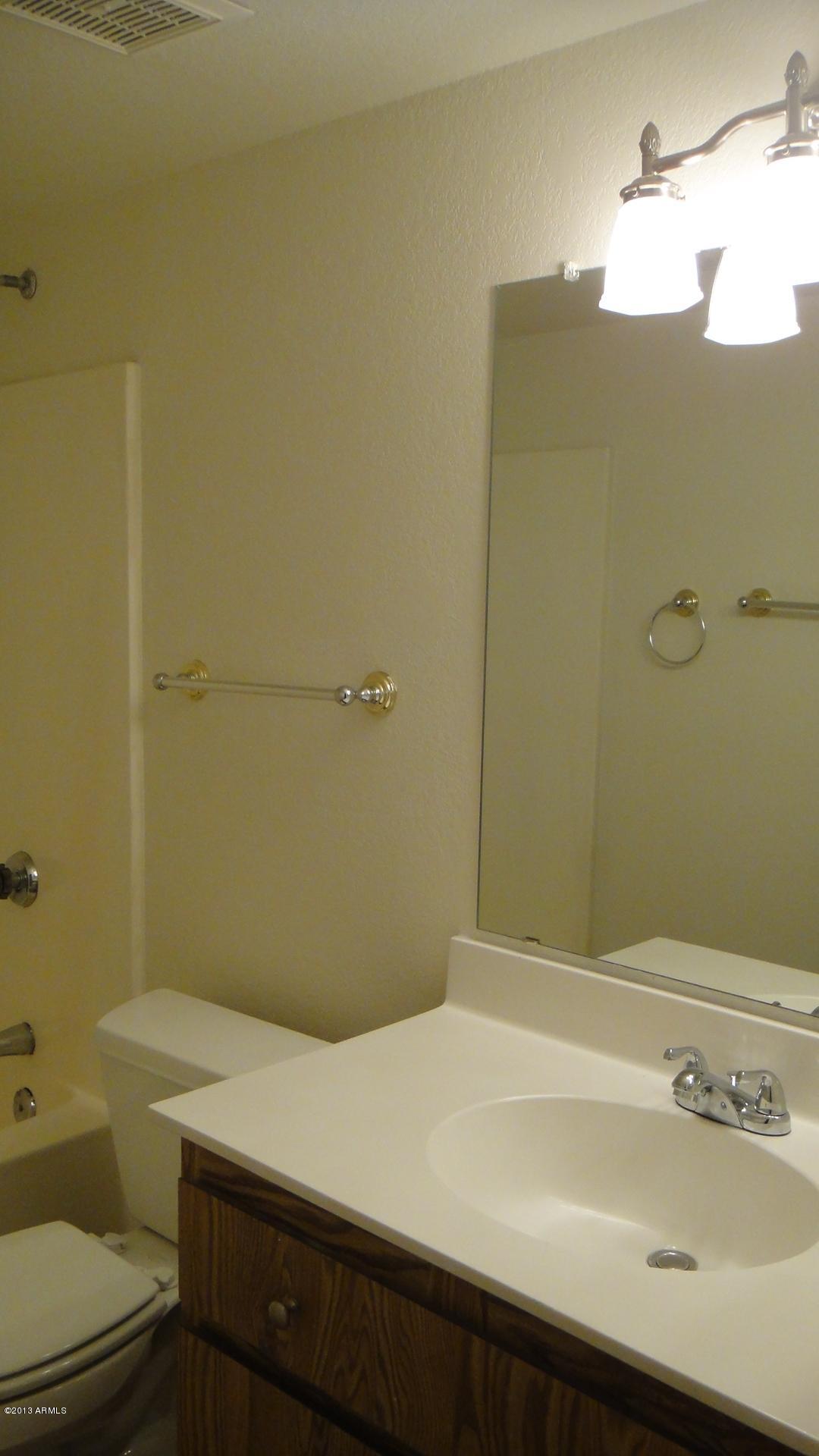 1754 East Grandview Road Phoenix, AZ 85022 - Photo 23 of 30 DSC03468