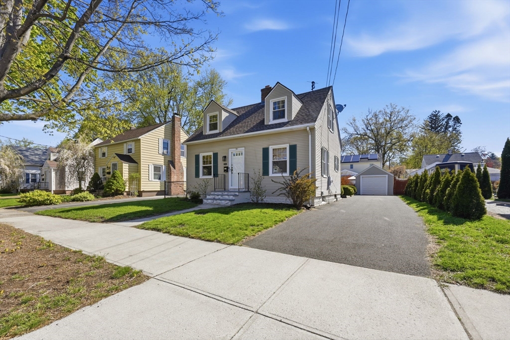 83 Ellsworth Avenue Springfield, MA 01118 - Photo 2 of 40 Gallery Image 2