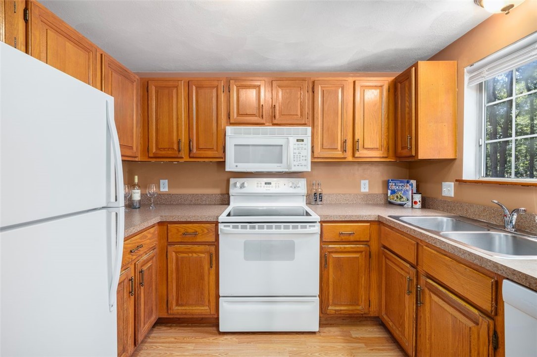 30 Eagle Run, Unit B Warwick, RI 02818 - Photo 16 of 50