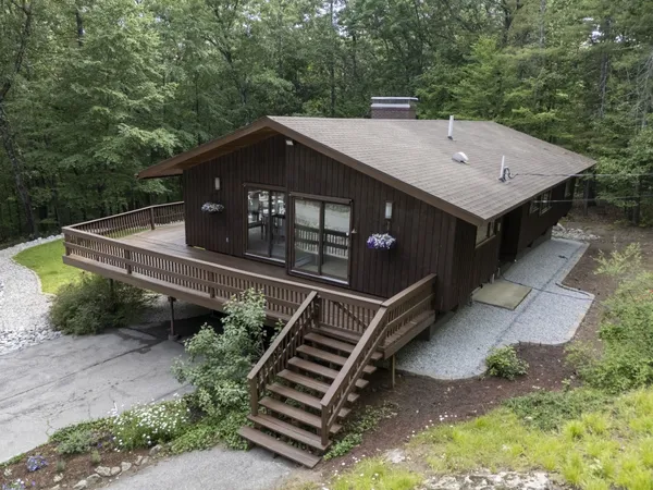 $700,000 | 38 Pinecrest Drive, Bedford, NH 03110