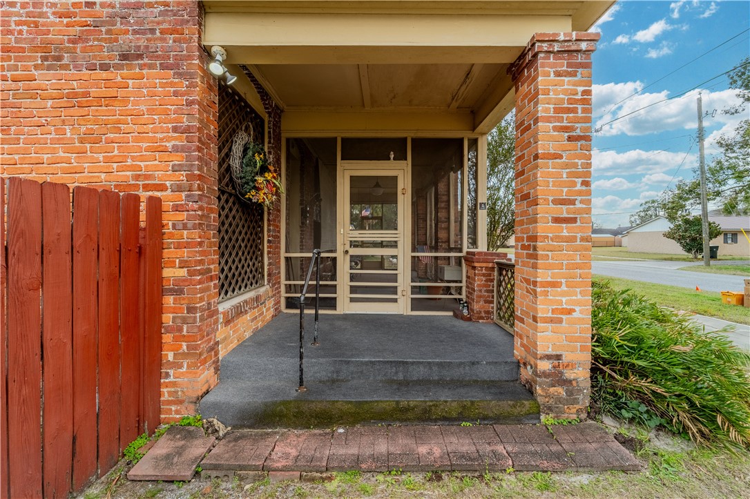 212 Butler Street Waycross, GA 31501 - Photo 4 of 35