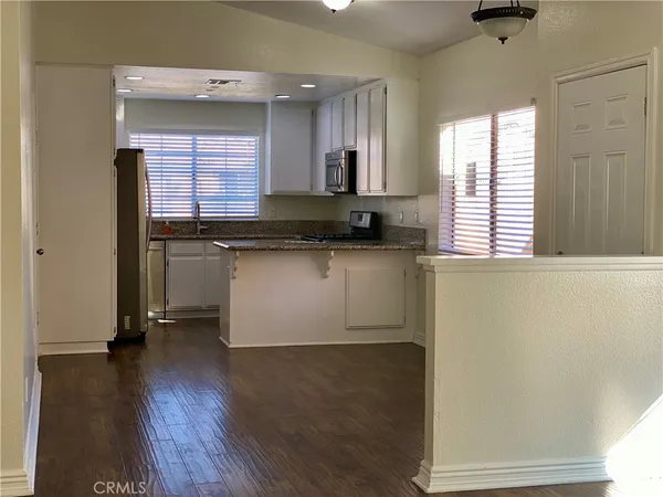 $2,100 | 12382 Wedgewood Lane, Victorville, CA 92395