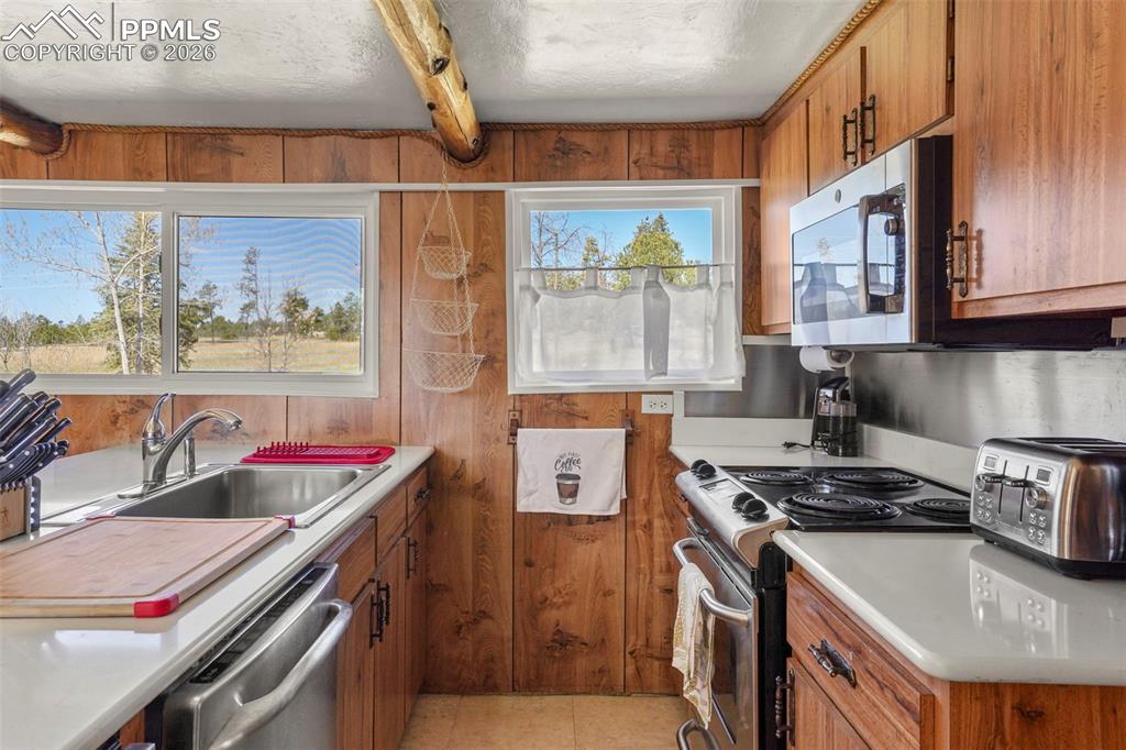 11865 Vollmer Road Colorado Springs, CO 80908 - Photo 24 of 43