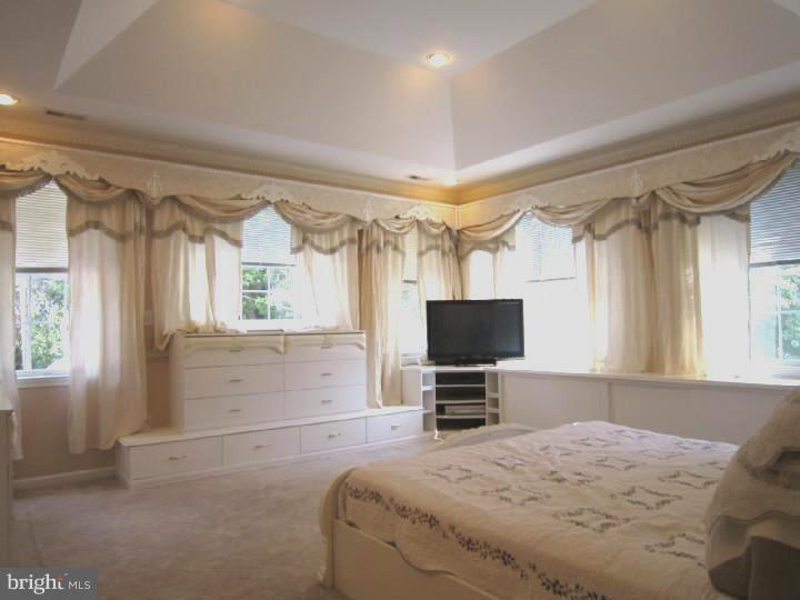 9305 Cloverly Road Philadelphia, PA 19114 - Photo 11 of 25 Gallery Image 11