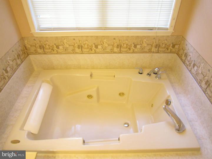 9305 Cloverly Road Philadelphia, PA 19114 - Photo 16 of 25 Gallery Image 16