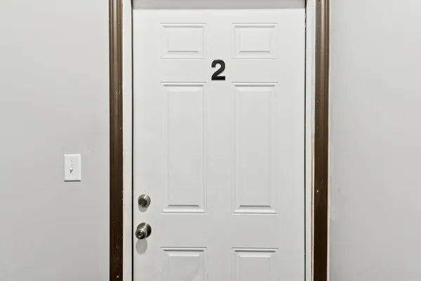 $2,000 | 7515 South Essex Avenue, Unit 2, Chicago, IL 60649