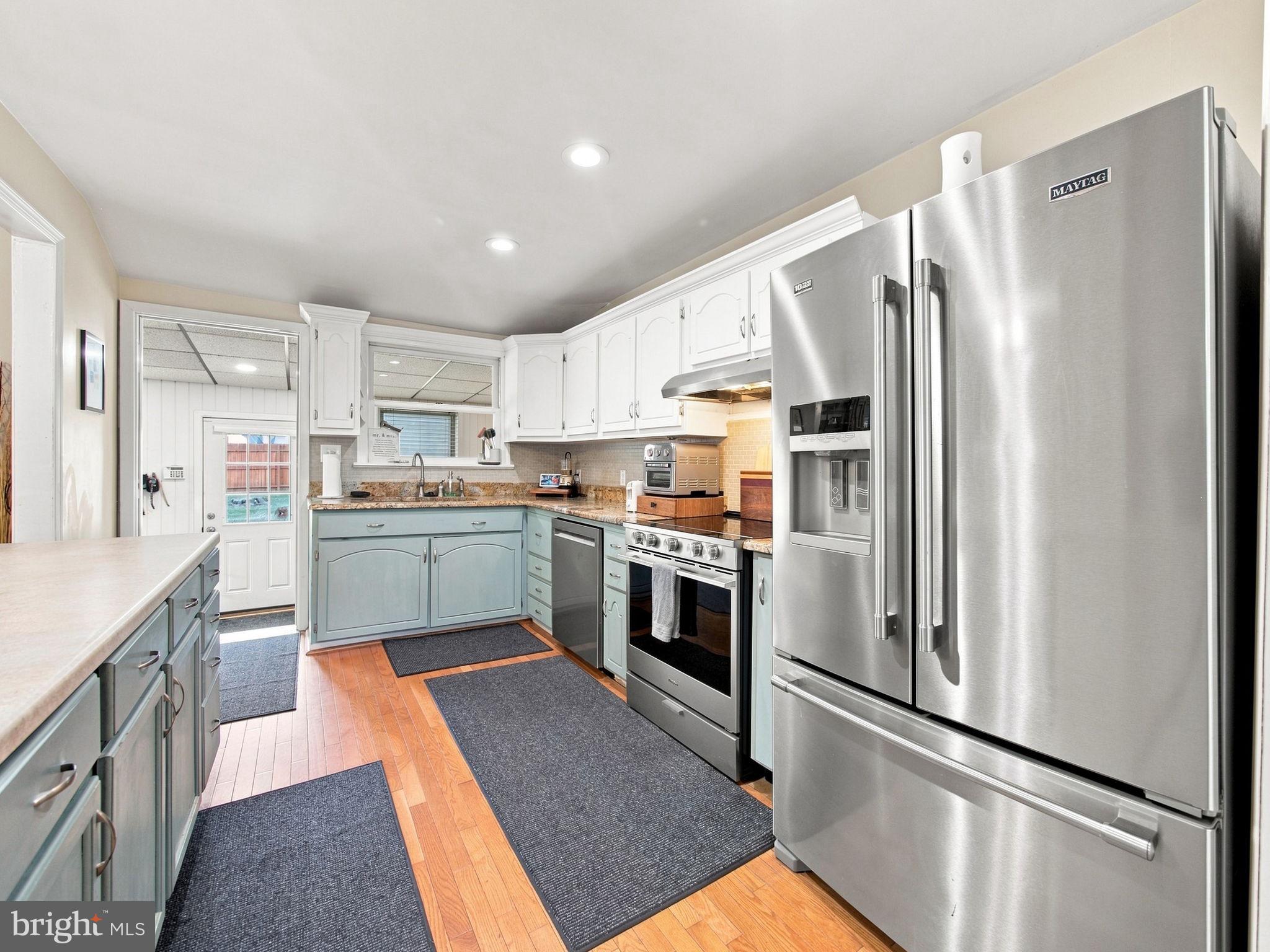 906 Big Oak Road Yardley, PA 19067 - Photo 19 of 39 Modern kitchen with sleek finishes.