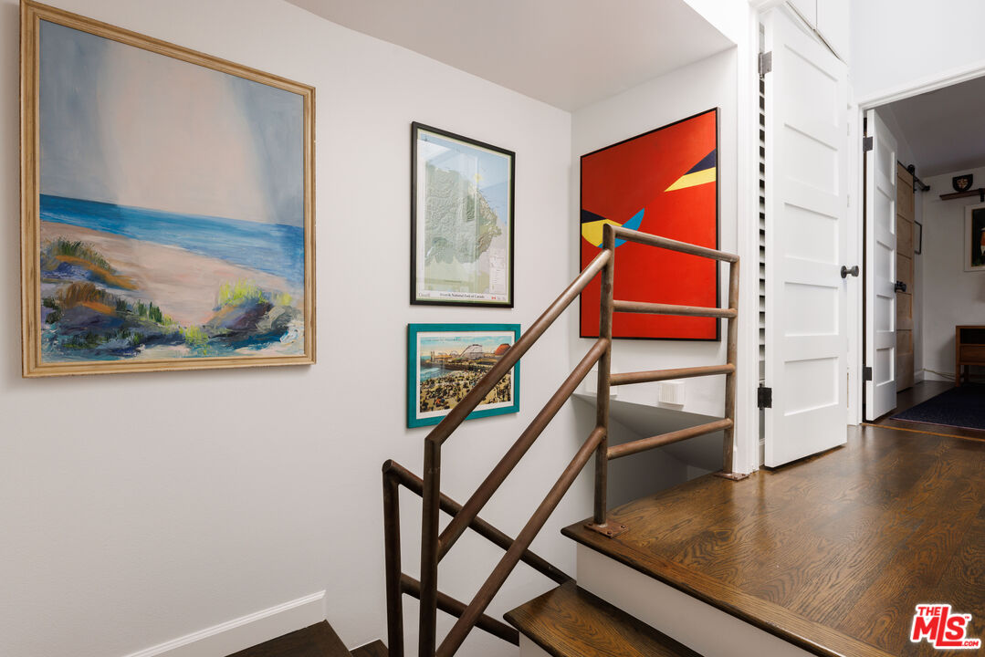 36 Navy Street, Unit 4 Venice, CA 90291 - Photo 24 of 37 a view of an entryway with wooden floor