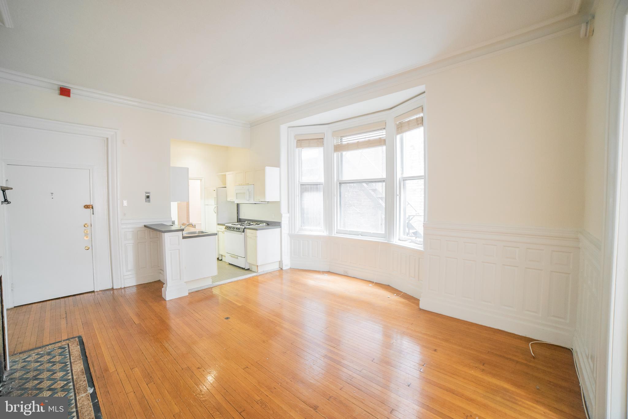 1919 Spruce Street, Unit 2R Philadelphia, PA 19103 - Photo 3 of 16
