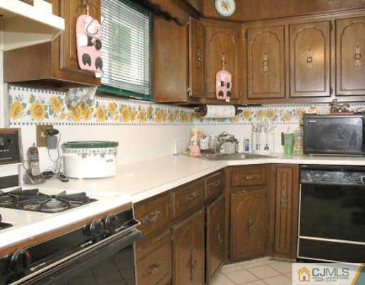 55 Stony Road Edison, NJ 08817 - Photo 3 of 8