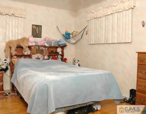 55 Stony Road Edison, NJ 08817 - Photo 7 of 8