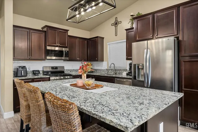 $440,000 | Undisclosed Address, Shafter, CA 93263