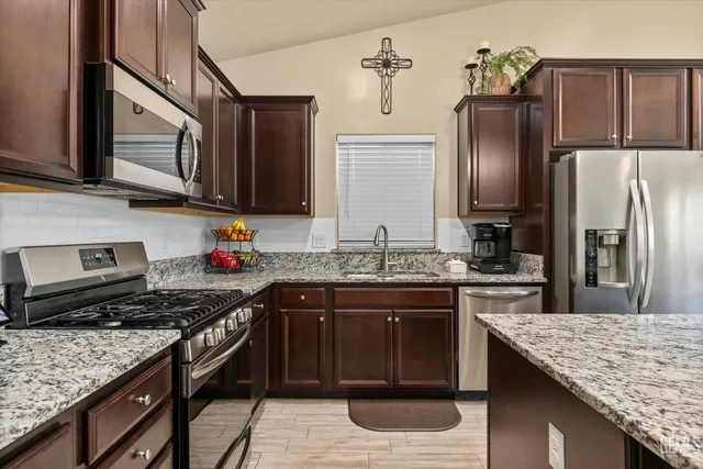 $440,000 | Undisclosed Address, Shafter, CA 93263