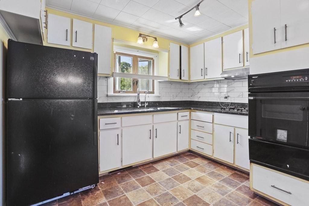 10 Point Street Haverhill, MA 01832 - Photo 6 of 25 Gallery Image 6
