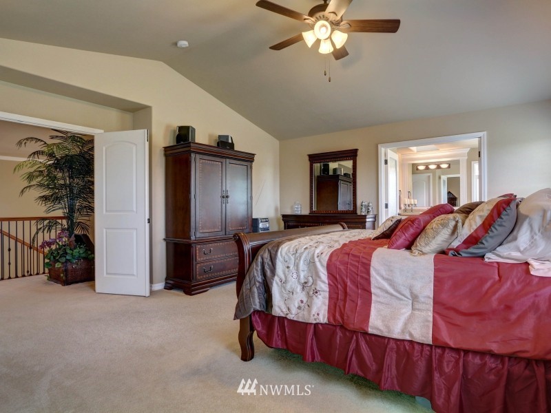 4020 215th Street Southeast Bothell, WA 98021 - Photo 11 of 20