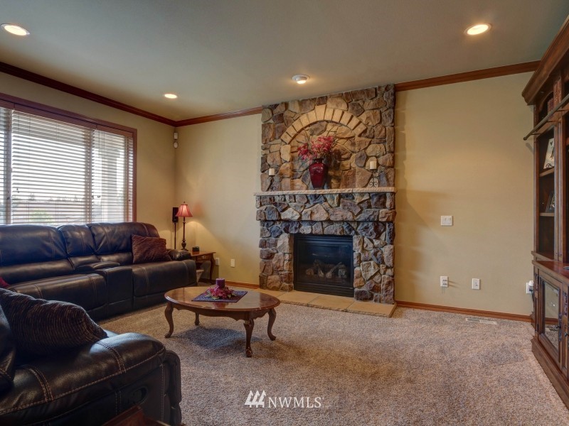 4020 215th Street Southeast Bothell, WA 98021 - Photo 9 of 20