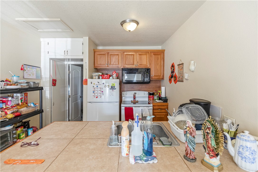 355 East Main Street Merced, CA 95340 - Photo 23 of 29