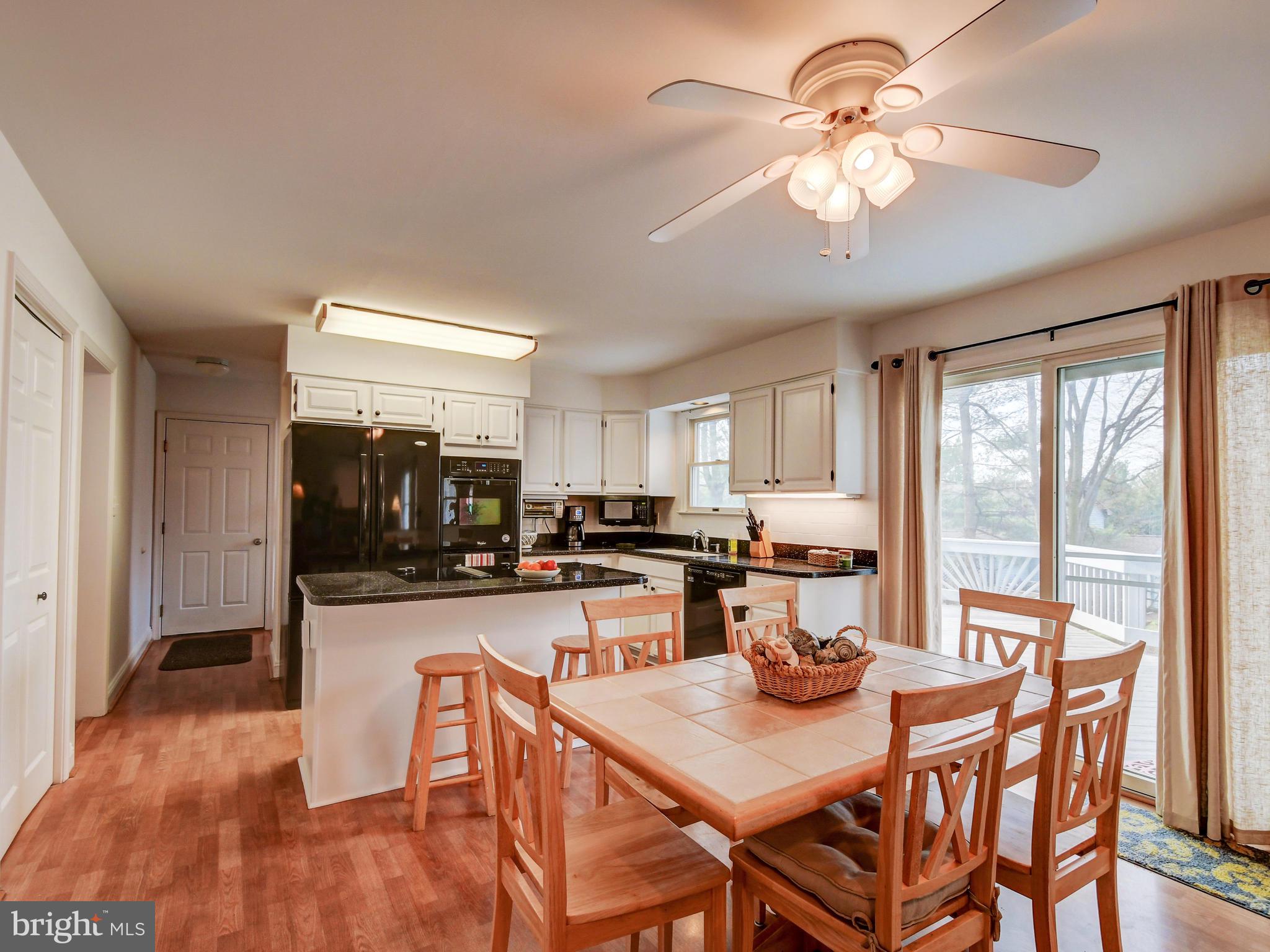 12314 Timber Grove Road Reisterstown, MD 21136 - Photo 13 of 42 Beautiful eat-in kitchen / sliding doors to deck