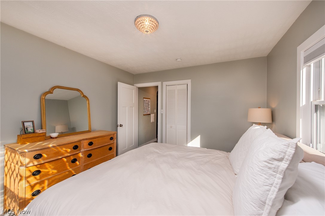 4165 Stilmore Road Cleveland, OH 44121 - Photo 14 of 25 Gallery Image 14