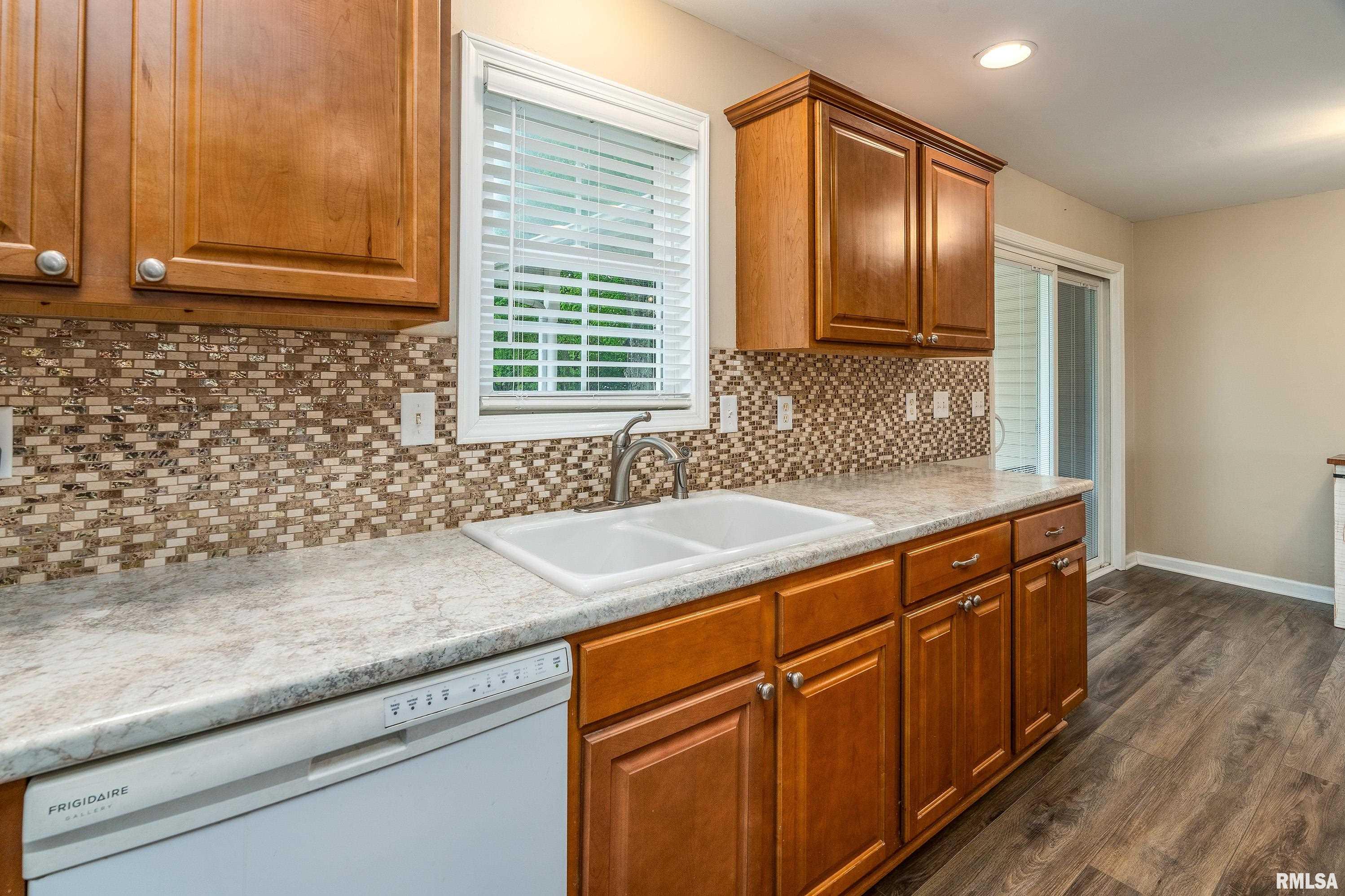11829 Songbird Road Marion, IL 62959 - Photo 10 of 35
