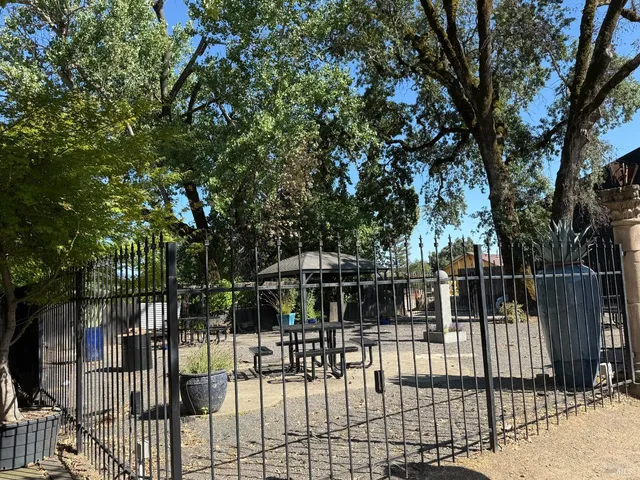 $150,000 | 13281 Highway 101, Hopland, CA 95449