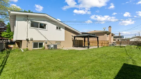$540,000 | 9517 Lavergne Avenue, Skokie, IL 60077