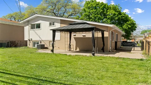 $540,000 | 9517 Lavergne Avenue, Skokie, IL 60077
