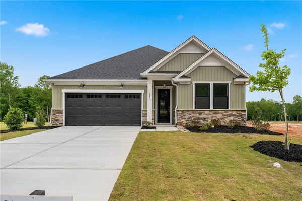$405,010 | 232 Creekside Circle, Williamston, SC 29697