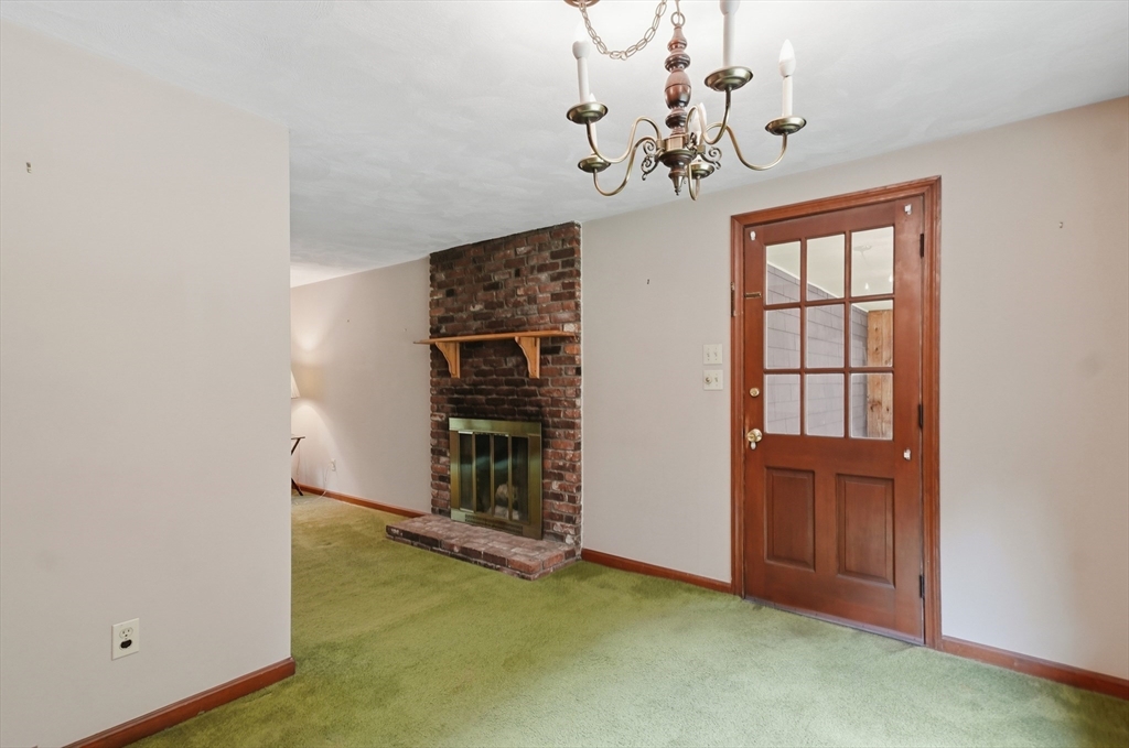 9 Conestoga Road Chelmsford, MA 01824 - Photo 4 of 26 Gallery Image 4