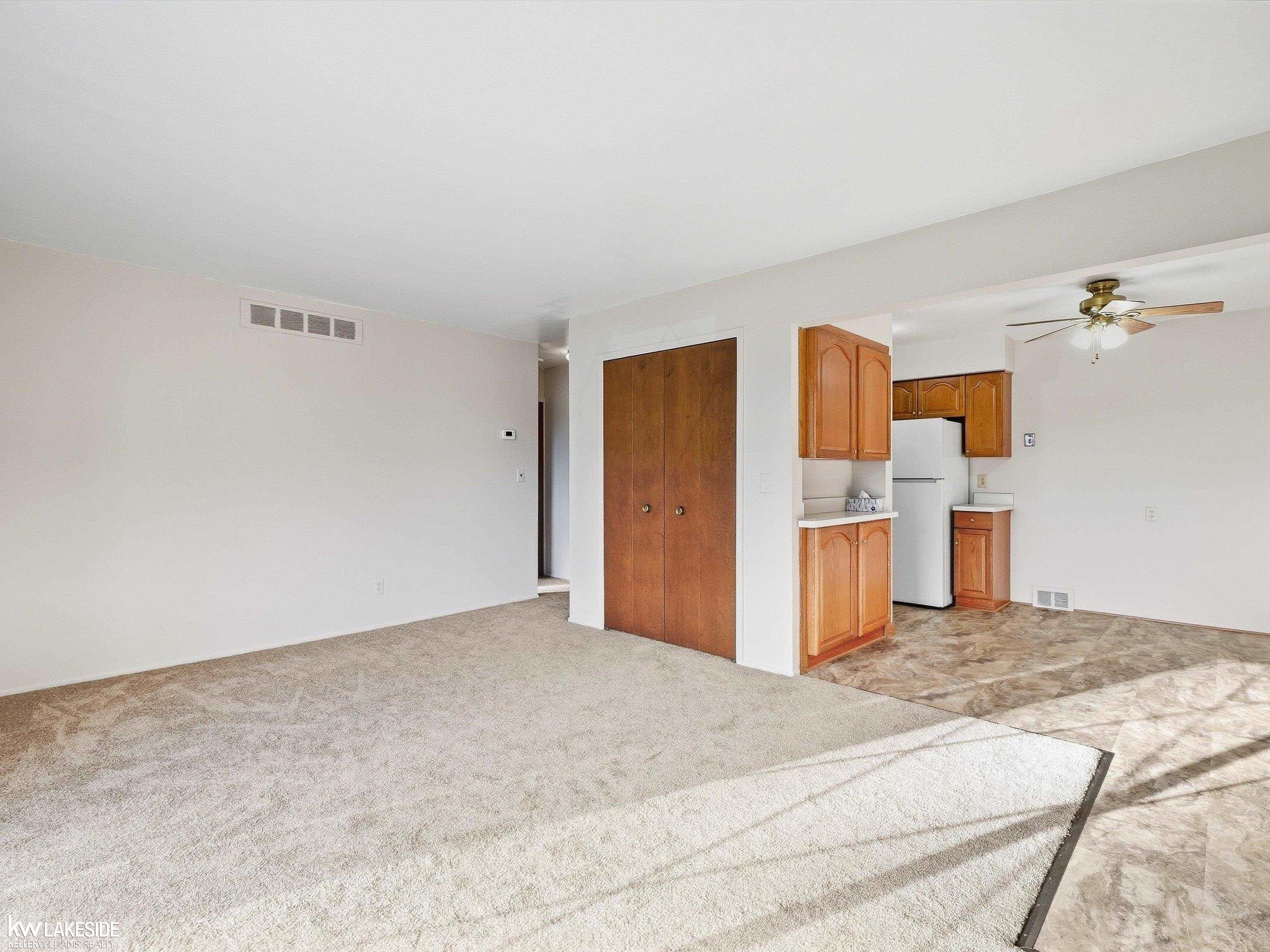 29313 Hayes Road, Unit 35 Warren, MI 48088 - Photo 6 of 23 Gallery Image 6
