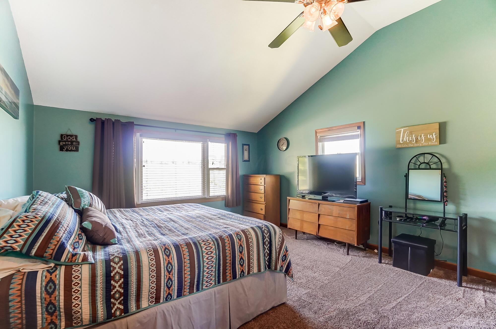 1260 Riley Road Northeast Newark, OH 43055 - Photo 23 of 55 MASTER BEDROOM