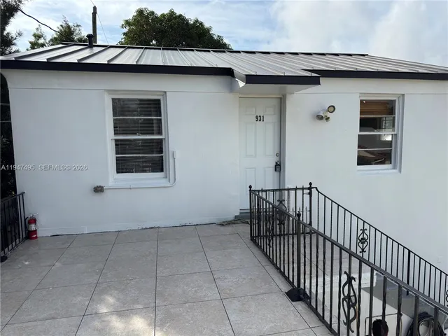 $1,500 | 921 North 17th Court, Unit 931, Hollywood, FL 33020
