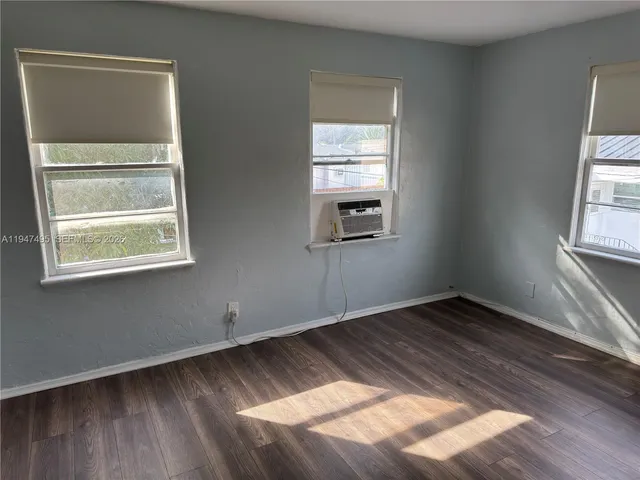 $1,500 | 921 North 17th Court, Unit 931, Hollywood, FL 33020